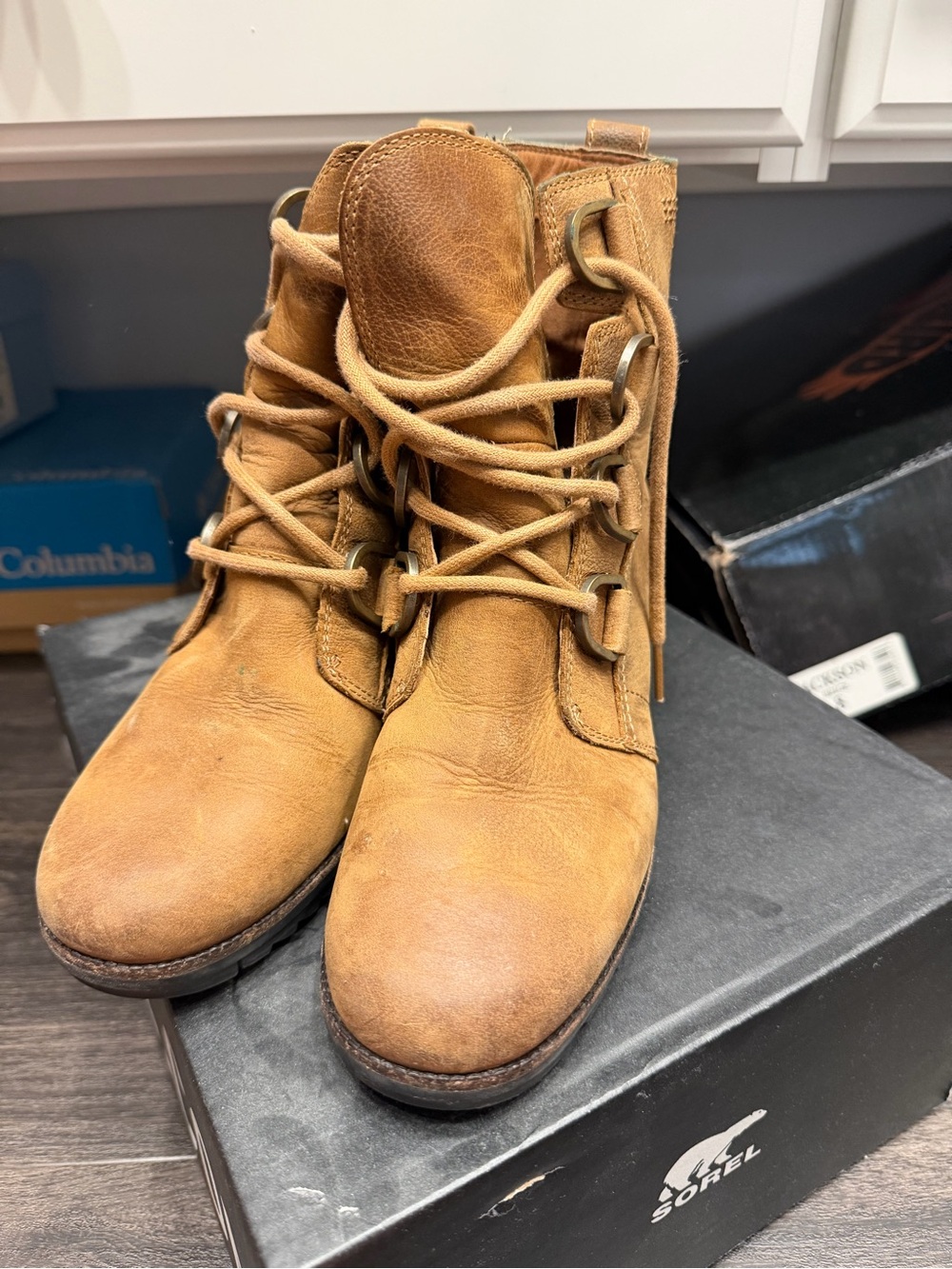 Sorel Men’s Tan Leather Chukka Lace-Up Boots